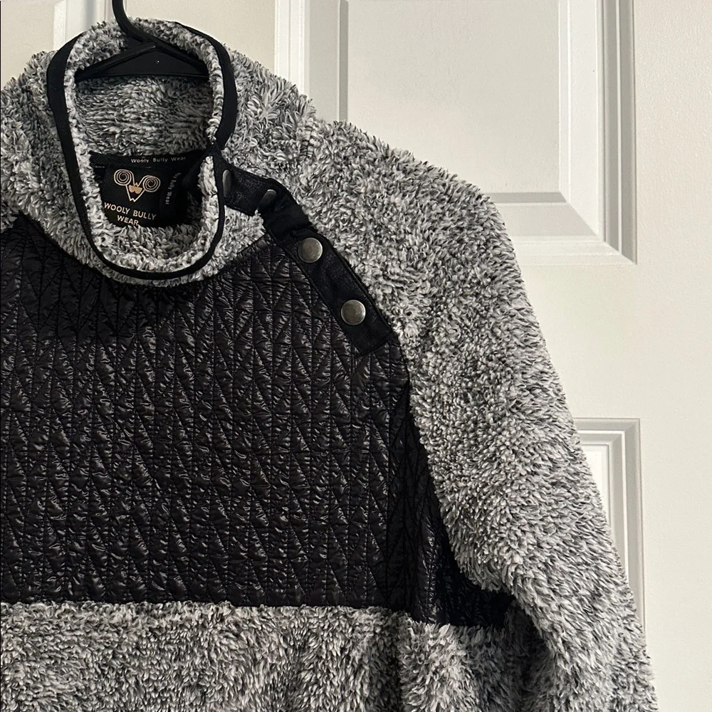 NWOT Wooly Bully Wear Grey Sherpa Turtleneck Jacket size M - Picture 3 of 12